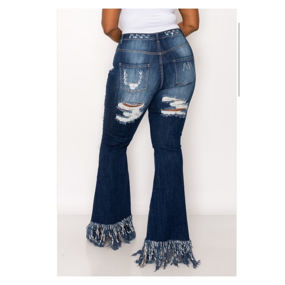➕ Distressed Thigh Flare Fringe Hem Jeans - Picture 5 of 7